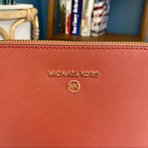 MICHAEL KORS Leather Bag Cindy Mini Dome Crossbody Terracota Color - Picture 11 of 16